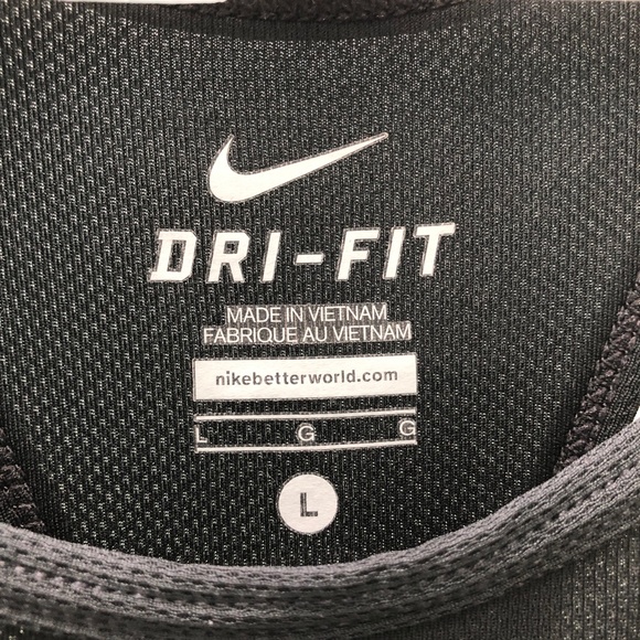 NIKE DRI-FIT Reflective Mesh Back Vent Scoop Neck Tagless Athletic Tank Top NEW! - Picture 4 of 10